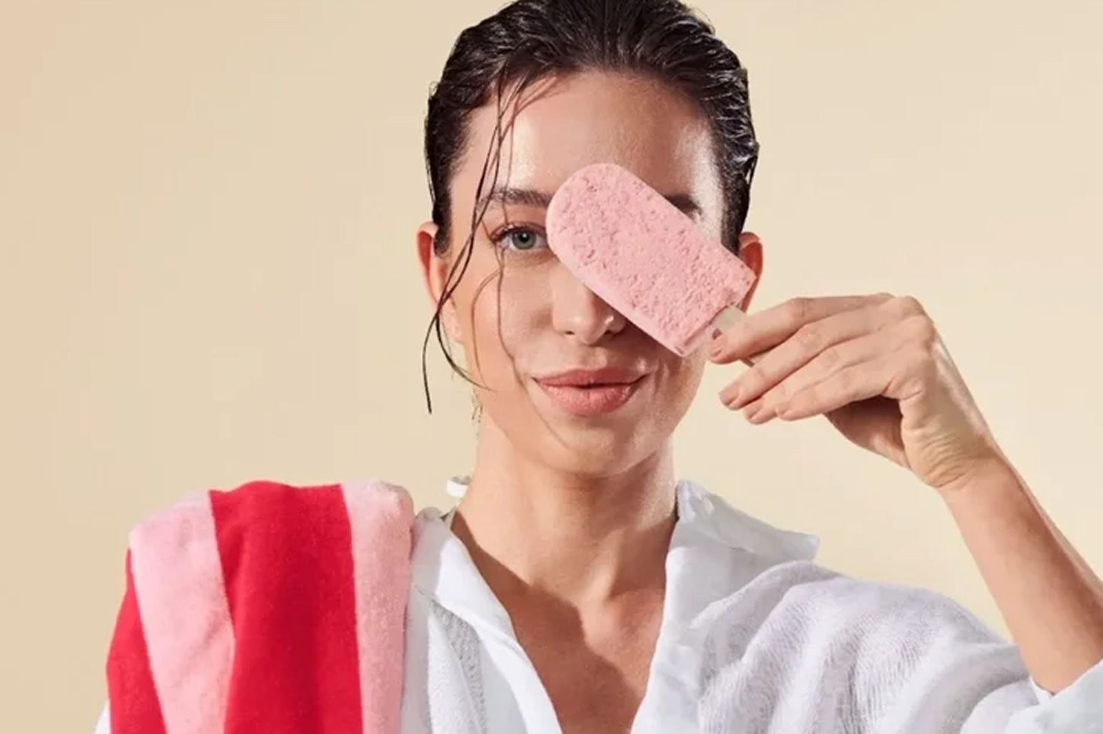 Trussardi e Bacio di Latte lançam collab de verão com coleção de toalhas inspirada no estilo italiano